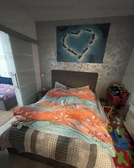 Apartament 3 camere, decomandat - zona Tractorul - 2