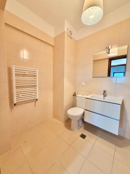 Apartament cu 2 camere nemobilat de inchiriat in zona Astra ,et 8/11 - 5