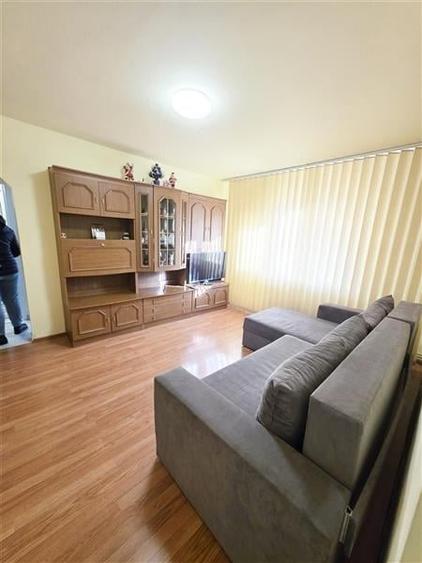 Vind apartament doua camere semidecomandat Brasov - 11