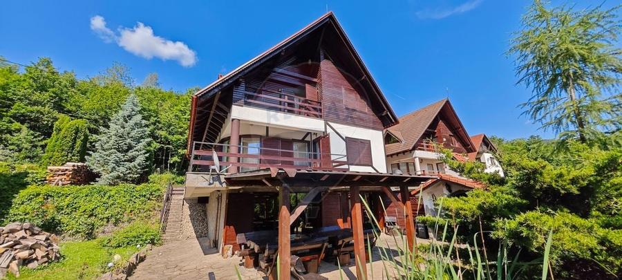Vilă cu 6 camere, teren de 1000mp, într-un resort montan privat - 2