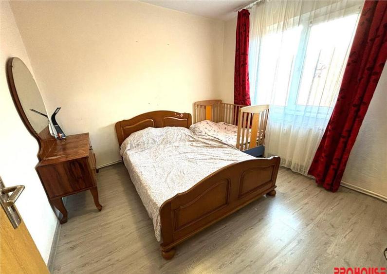 Zona Miron Costin - apartament 3 camere - etajul 2 - 9