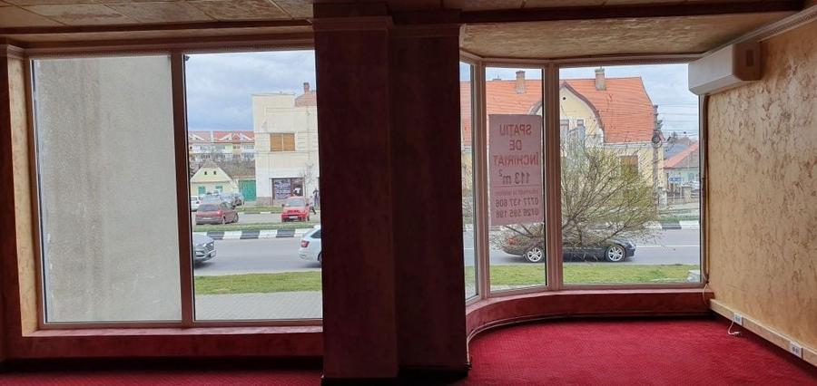 Spatiu comercial de inchiriat in Sebes zona centrala - 1