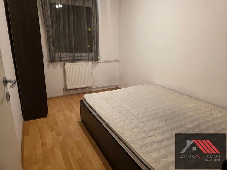Apartament cu 3 camere semidecomandat, mobilat în Circumvalațiunii