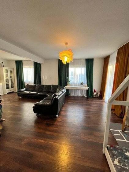 OportunitateII Casa individuala 298 mp utili, 665 mp teren, Radauti - 1