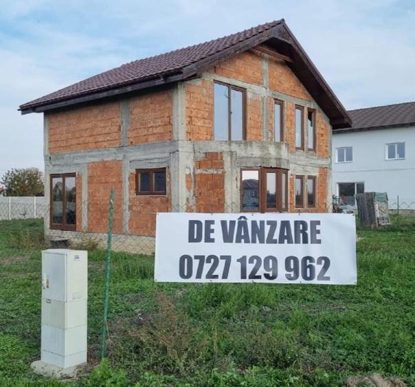 Vand casa individuala cu etaj - 1