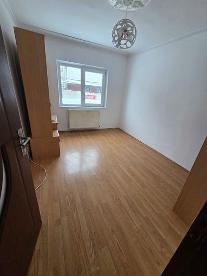 Vand apartament 3 camre zona centrala, 1 Mai, 65 m2 - 7