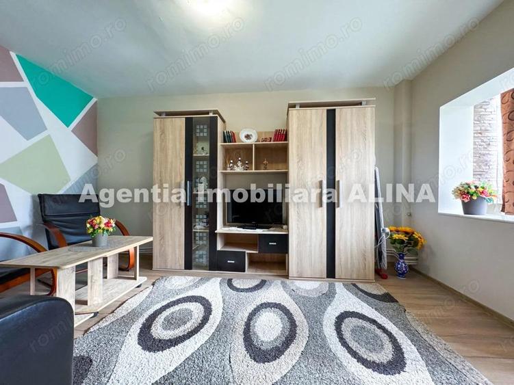 Garsoniera in Deva, zona Dorobanti, 28 mp, decomandata, etaj 3. - 5