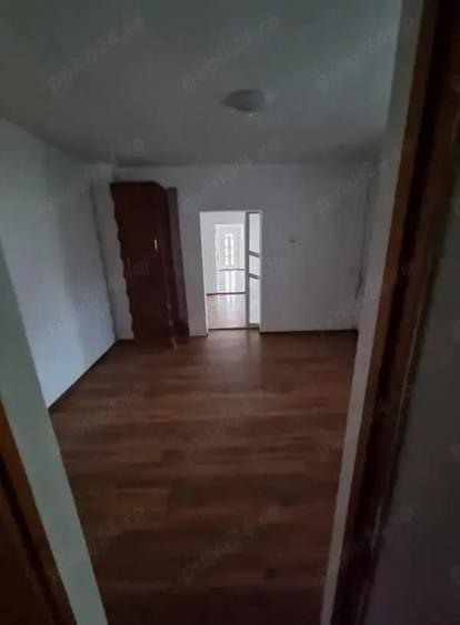 A 39 Proprietarul vinde in Buhu?i ,casa 3 camere la strada , - 13