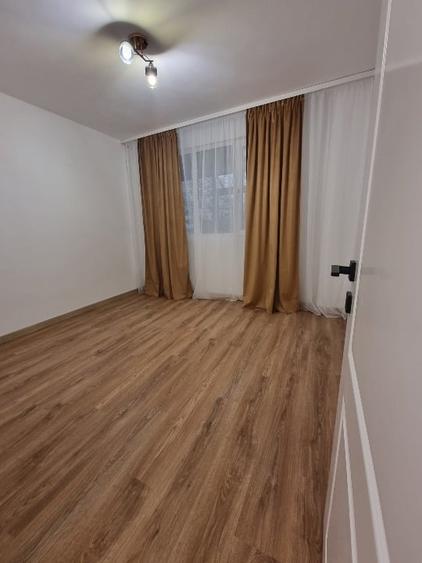 Propietar Vand Apartament  2  Camere Ion Mihalache nr 158 Metrou stația 1Mai - 3