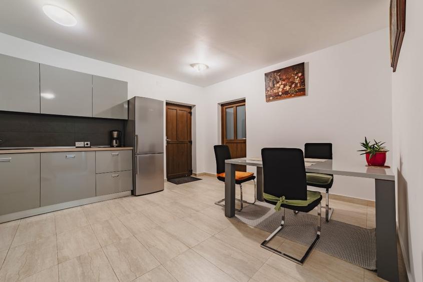 Sat Pestera,  Rezervatia Piatra Craiului, Brasov, Casa  plus teren 10 621 m - 6