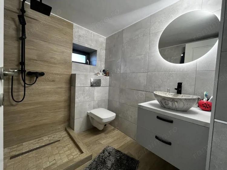 Vila 234 mp, 5 Dormit. Renovata 2019, 20 km BM, Terasa, Teren Extensibil. - 2