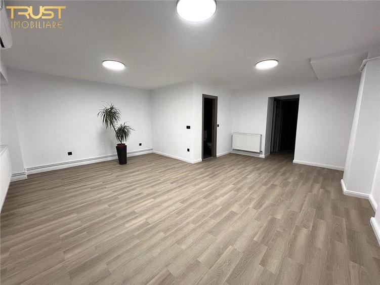 Spatiu birou/Cabinet |  3 camere | 74 MP  | Parcare - 4