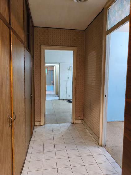 Apartament cu 3 camere semidecomandat în Drumul Taberei