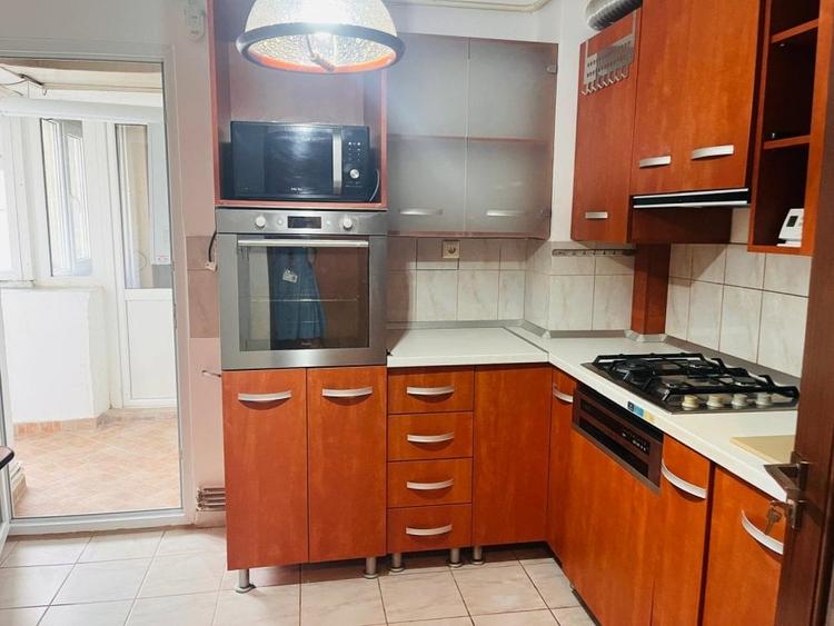 Apartament cu 3 camere decomandat în Ultracentral