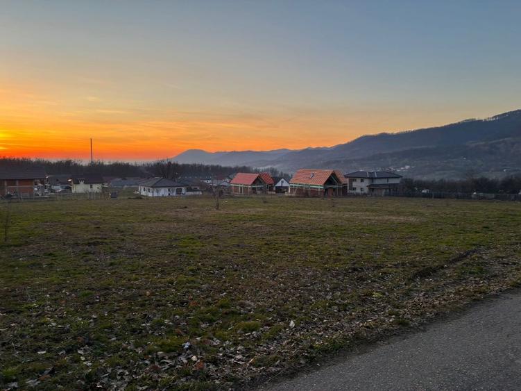 Teren intravilan - 1