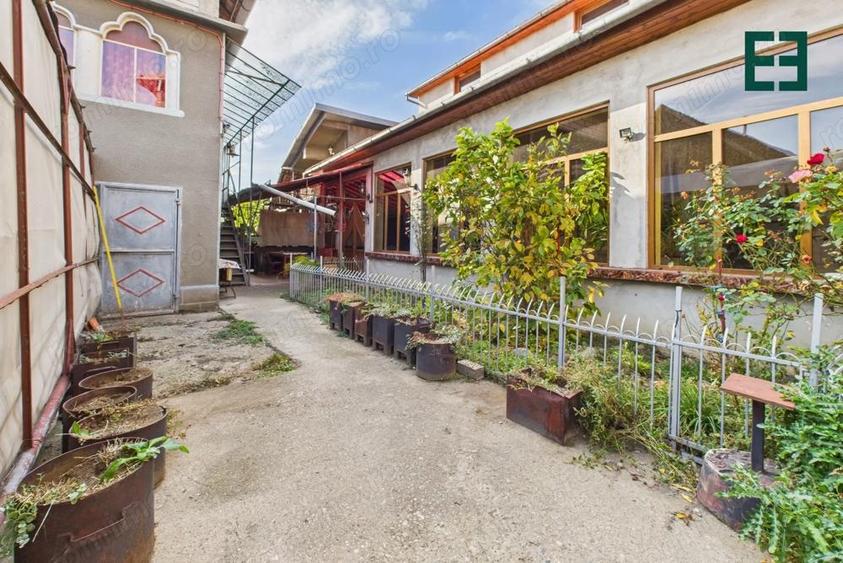 Casa cu 10 camere ?i 1437 mp teren in Ineu - Arad - 2