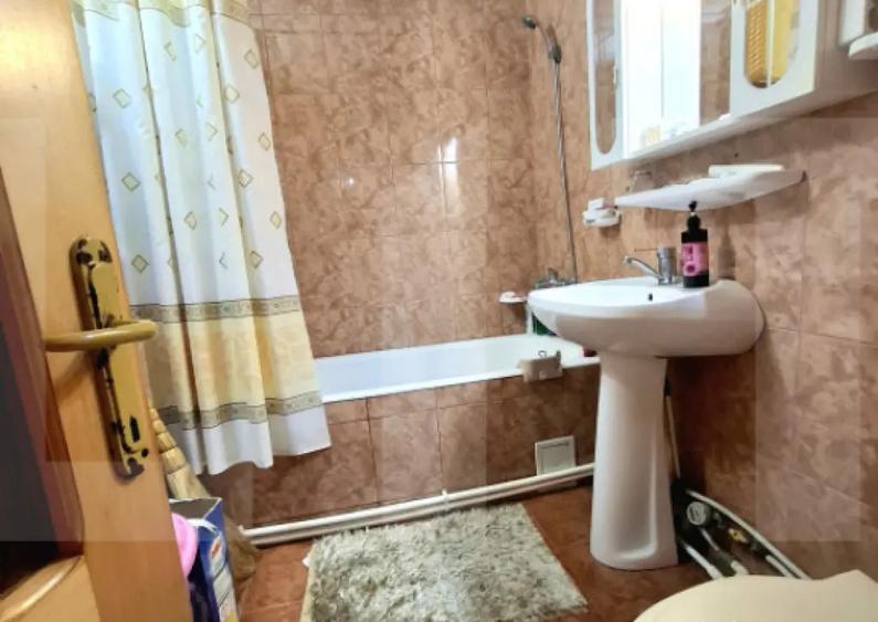 Apartament cu 3 camere, decomandat, 64 mp, zona Stadionului - 6