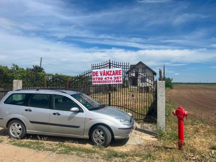 Vînd casā , vilā : la gri - 4