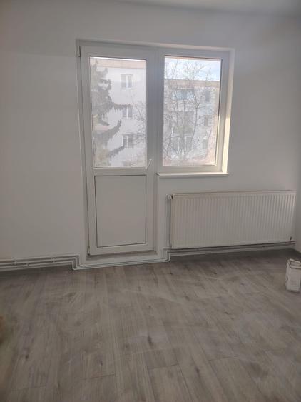 De vanzare apartament renovat la cheie etaj intermediar - 2