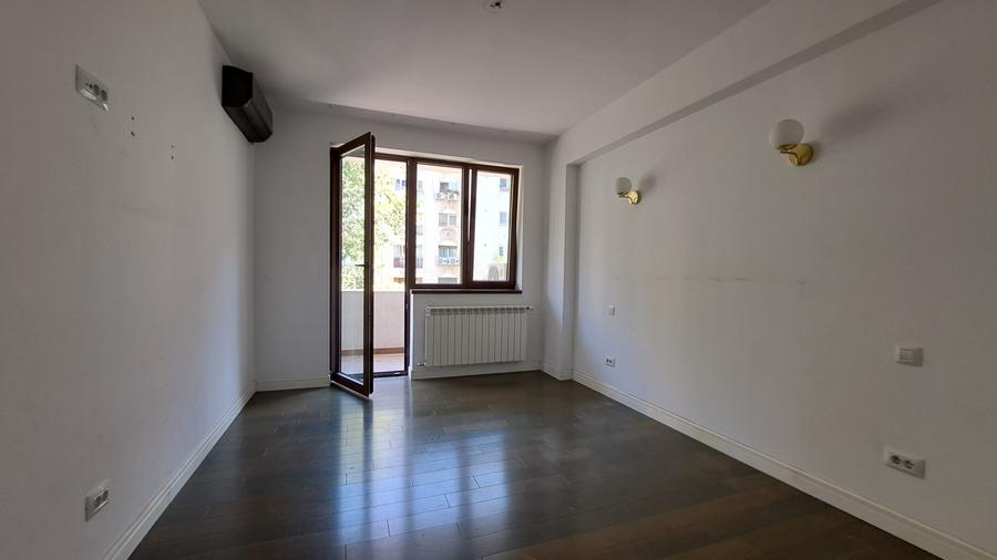 APARTAMENT 3 CAMERE - 31