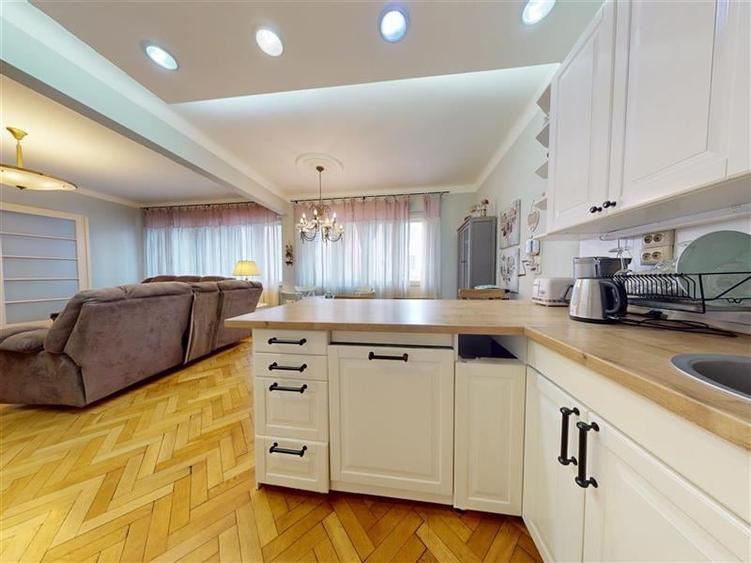 Tur LIVE! Proprietate regim special, Central, Brasov - 11