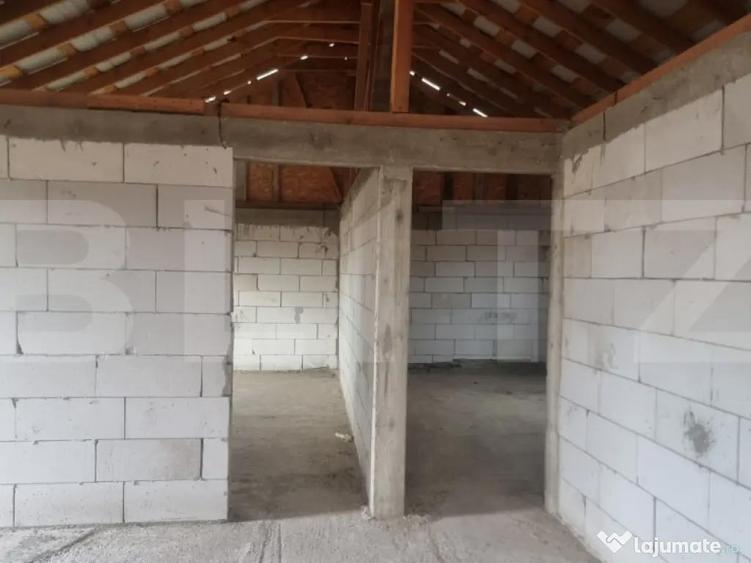 CASA LA ROSU CU TEREN - 7