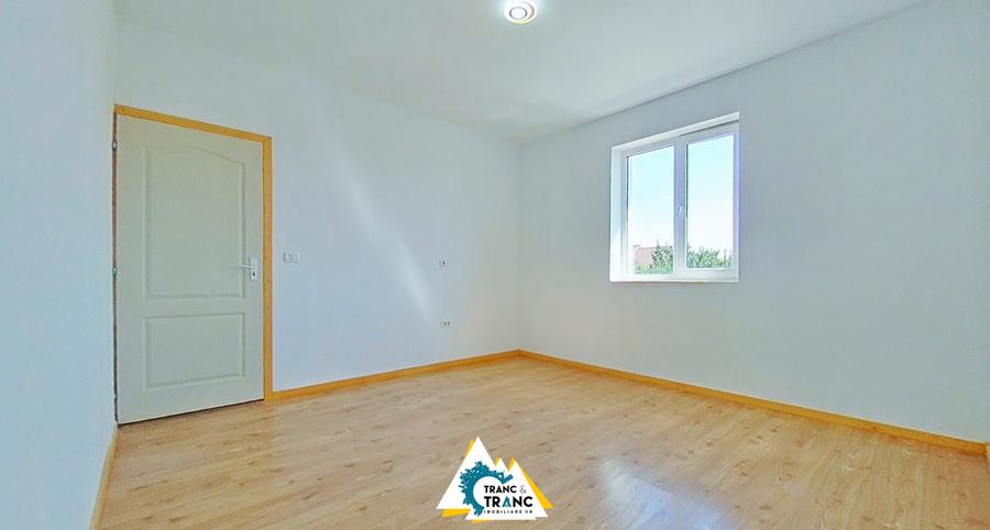 Casă nouă cu 6 camere de vânzare în Sânleani – spațiu, confort și eficiență ener - 1