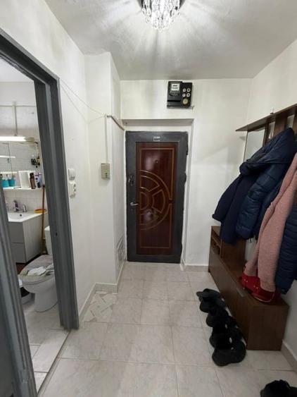 Militari, Piata Veteranilor, garsoniera 31mp, etaj 1, bloc 1980, metrou - 8