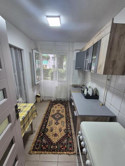 Inchiriez apartament 2 camere Micro 2 - 2