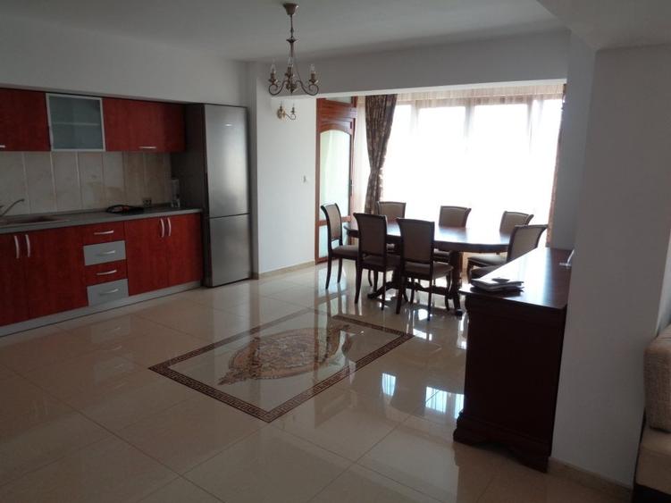 Apartament 3 camere, Centru, etaj 2, mobilat, centrala - 5