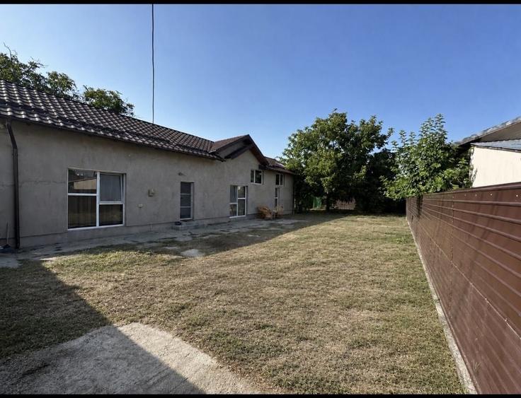 Casă cu 3 camere cu Teren 300 Mp în Central