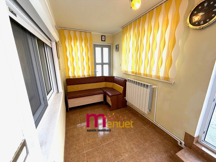 Casă cu 5 camere cu Teren 230 Mp în Păcii