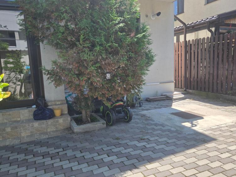 Casă cu 5 camere cu Canalizare în Sud