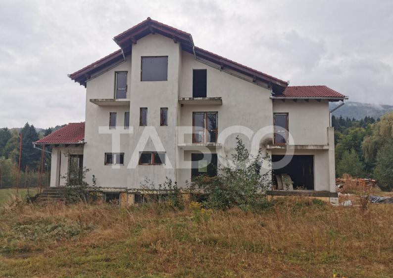 Pensiune la Rosu480 mp de vanzare Statiune Climaterica Samb - 1