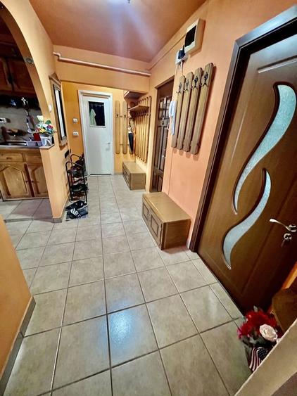 Oportunitate!!!Apartament 3 camere,cartier Carpati 2 - 4