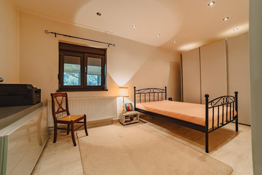 Sat Pestera,  Rezervatia Piatra Craiului, Brasov, Casa  plus teren 10 621 m - 7