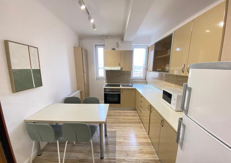 Apartament 3 camere, zona Intim, bloc Bermo - 2