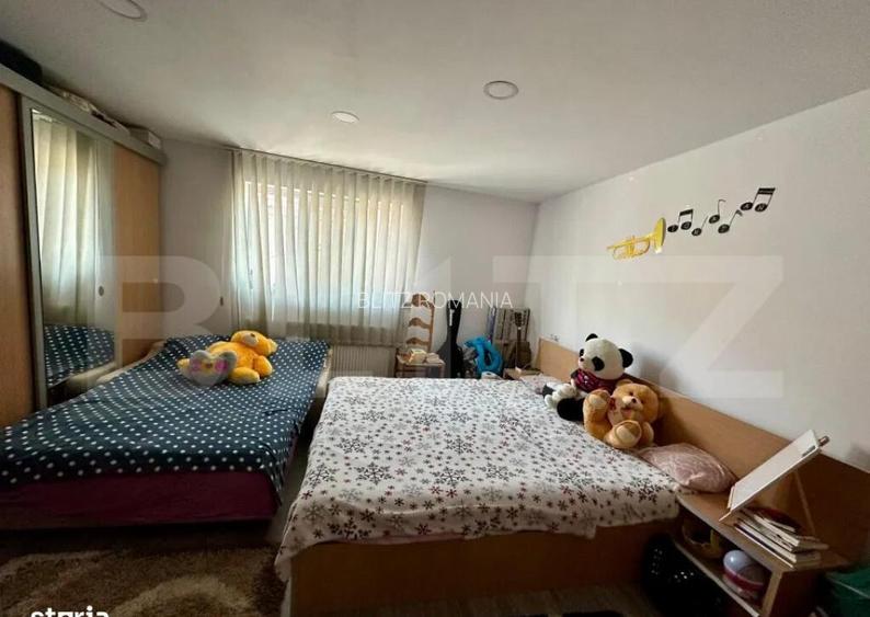 Oportunitate!Casa, 6 camere de vanzare, COMUNA LIVADA, 984