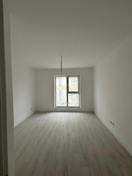 Apartament cu 3 camere decomandat în Theodor Pallady