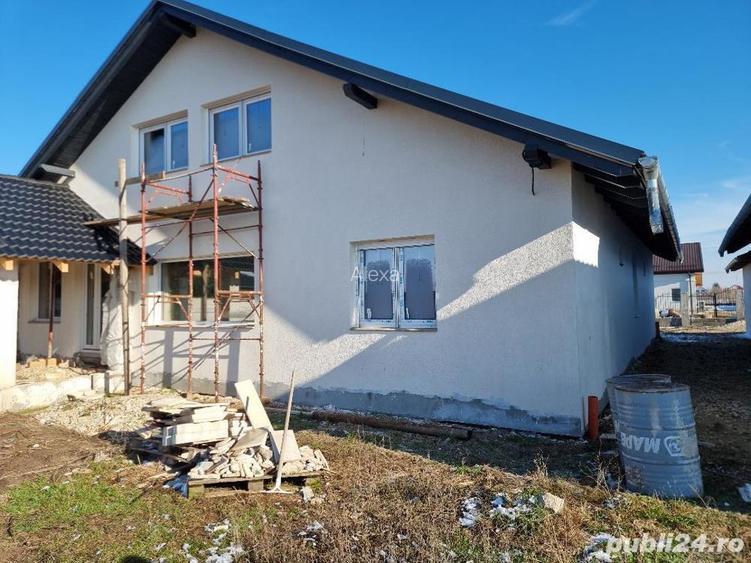 Vand vila Parter , str Apateului -Sinmartin, SC-240 mp , teren 668 mp , garaj , utilitati , trifazic Vand vila Parter , str Apateului -Sinmartin, SC-240 mp , teren 668 mp , garaj , utilitati , trifazic