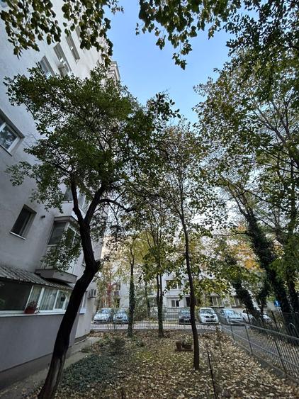 Titan 2 Camere Instalatii Schimbate Bloc 1976 Reabilitat 15 Min Metrou Titan - 15