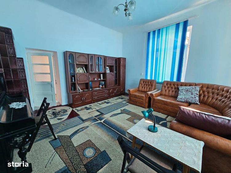 De inchiriat casa din caramida in Roman, 500 mp teren, 3 camere - 1