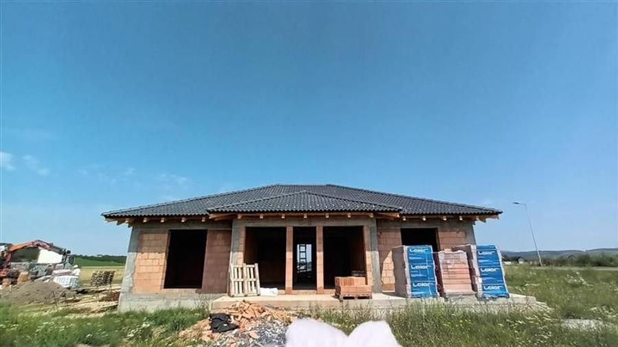 Casa la 15 minute de Brasov, DJ 112A, la rosu sau finalizata la cheie - 13