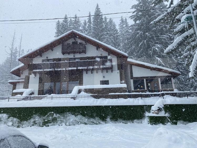 Vila de 12 camere, util 600 mp, teren 1600 mp. in Predeal - 11