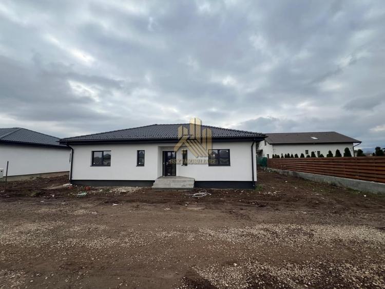 Casa 4 camere Izvor Tarlungeni - 1