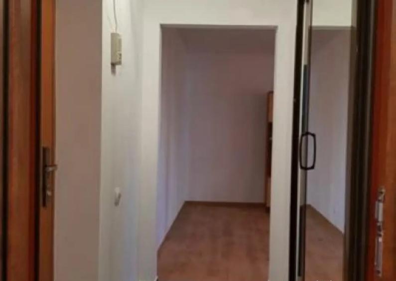 Inchiriere apartament 2 camere , situat in Targu Jiu, Min - 6