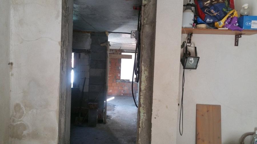 CASA SINGUR CURTE DE RENOVAT  cu teren 297 mp -ZONA PIATA UNIRII- comision 0% - 7