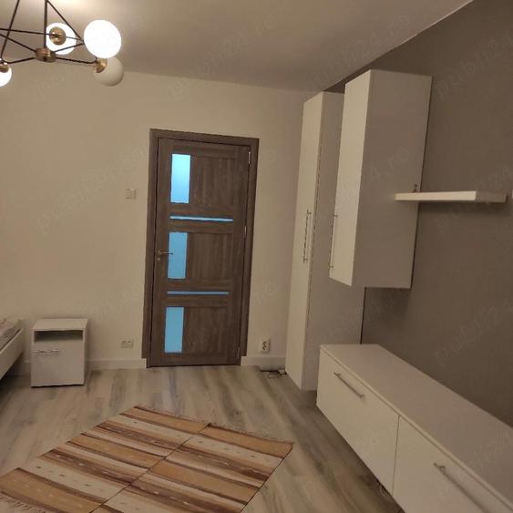 Proprietar garsoniera Titan,5 10 - 3