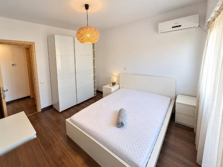 Apartament cu 2 camere semidecomandat, mobilat în Decebal
