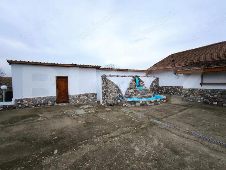 Proprietate multifunc?ionala , 1.850 mp utili pe 23.750 mp teren in zona Brestei - 3